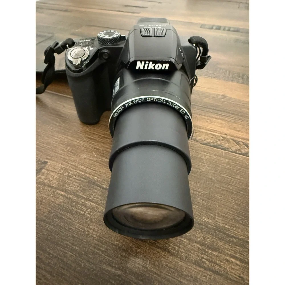 Nikon Coolpix P100 Camera 10.3MP 26x Opt Zoom w/ 2 Batteries Charger Cord Case